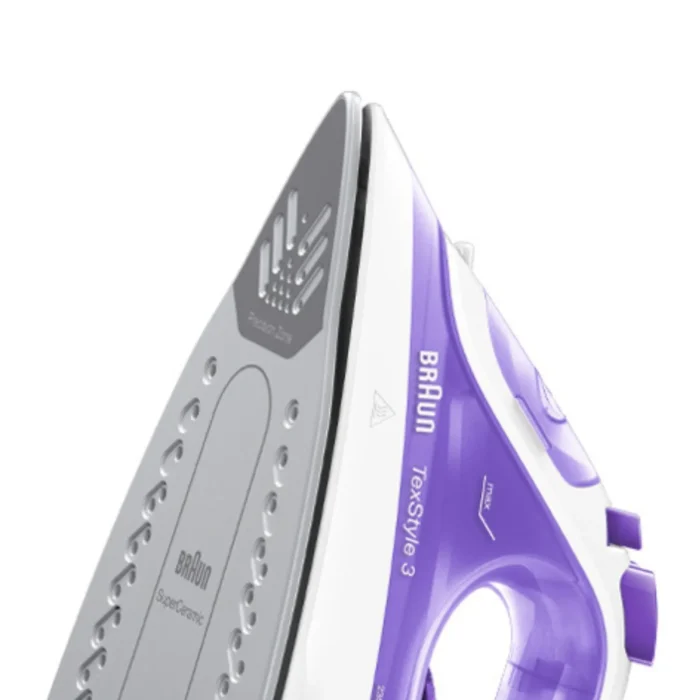 Braun SI3042 Steam Iron Close up tip Braun SI3042 Steam Iron Close up tip