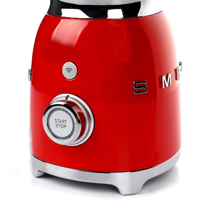 Smeg blender Lebanon BLF01RDEU close up on controls Smeg blender Lebanon BLF01RDEU close up on controls