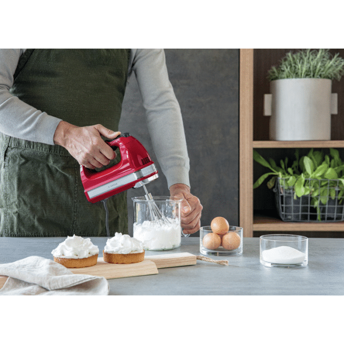 9-speed-hand-mixer-empire-red (2) 9-speed-hand-mixer-empire-red (2)