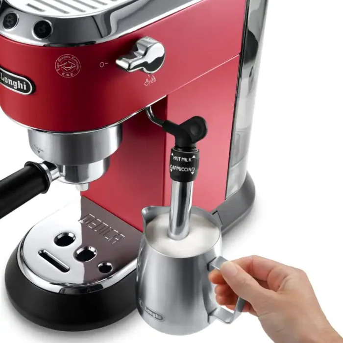 Delonghi EC685R Milk Frothing Delonghi EC685R Milk Frothing