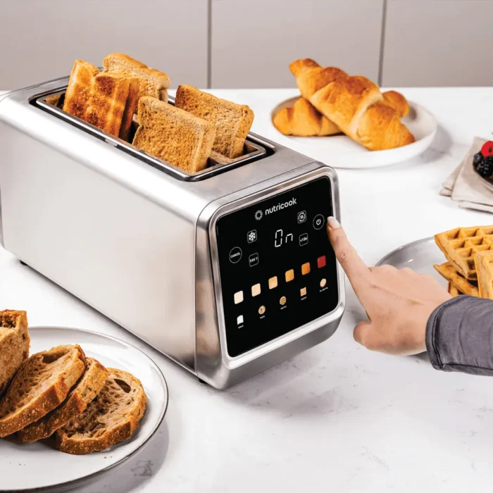 Nutricook NC-TS401 4 Slice Toaster Lifestyle